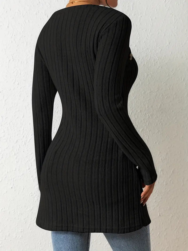Julia - Asymmetrical top with buttons and ribbed texture