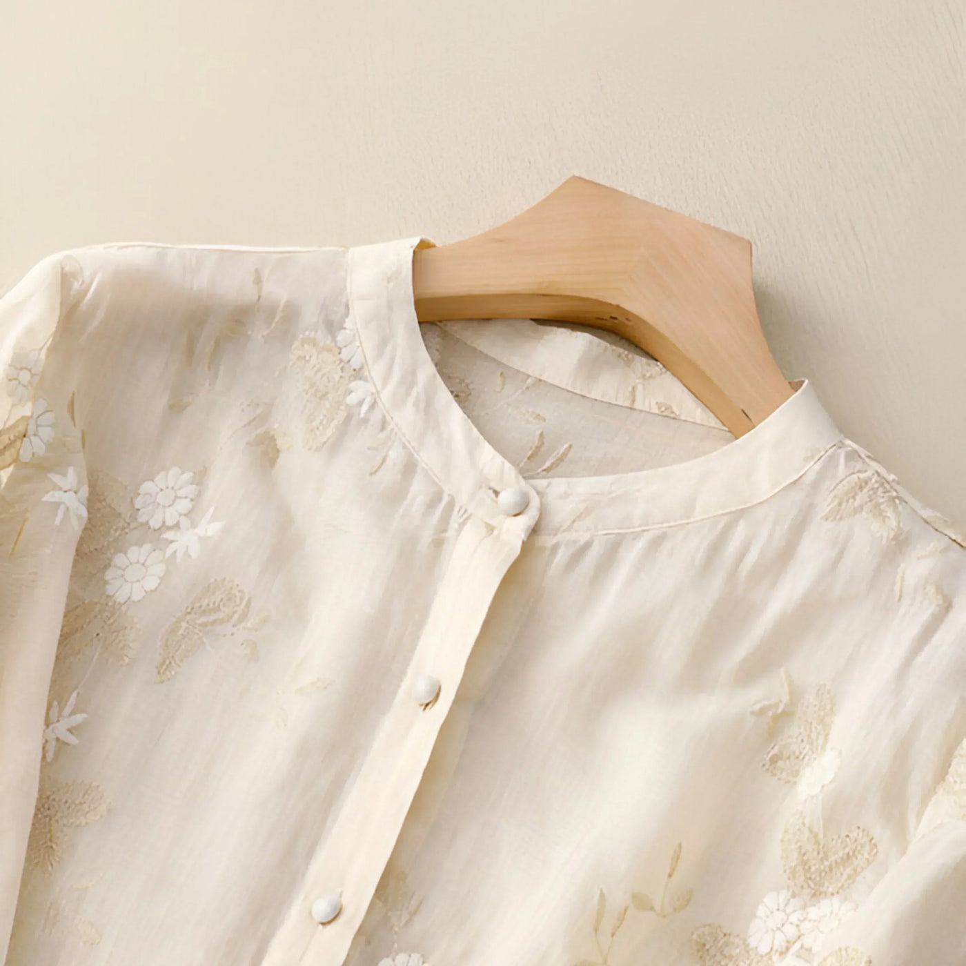 Alaina | Light & Comfortable Blouse