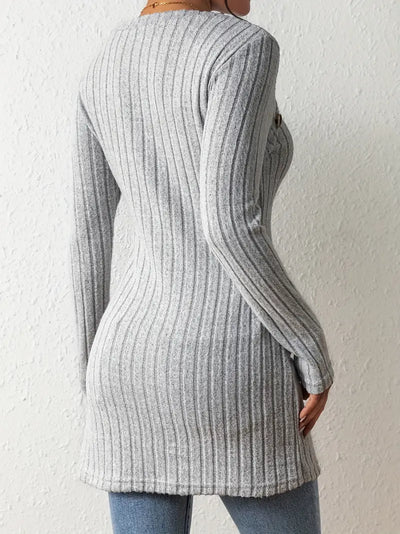 Julia - Asymmetrical top with buttons and ribbed texture